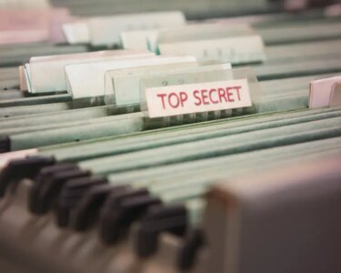 İsveç’te casusluk şüphesi. Gizli belgeleri evinde saklamış