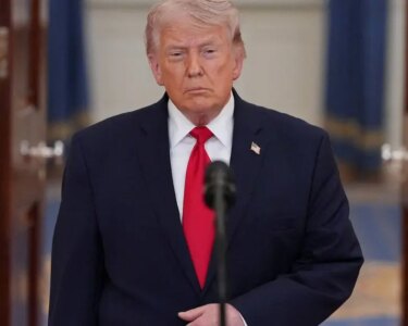 Trump: İran'ı anlaşmaya varana kadar deniz ablukasında tutacağım