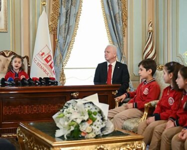 Vali Gül koltuğunu Asmin Ayşe’ye bıraktı