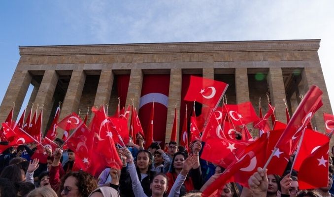 Yusuf Tekin, 23 Nisan’da öğrencilerle Anıtkabir’de haberi