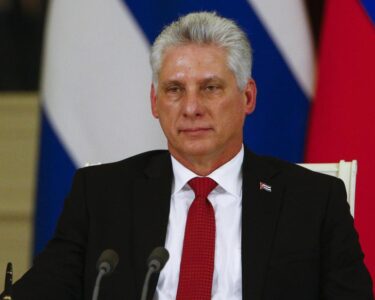 Küba: ABD müdahalesi bölgeyi kan gölüne çevirir