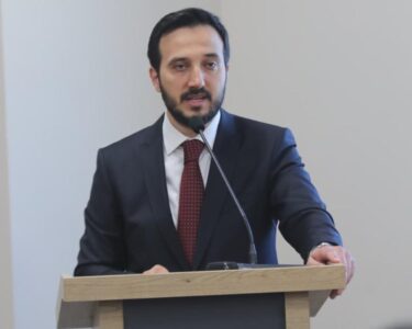 AK Parti nin elindeki son anket!