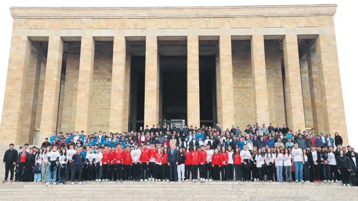 Al bayrağımızı dünyanın her tarafında dalgalandırıyorlar