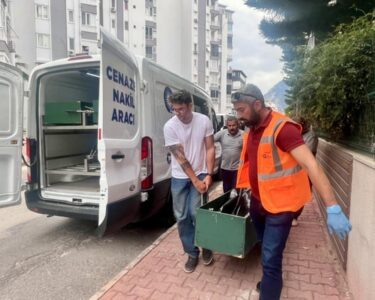 Antalya da Kazakistan uyruklu kadın evinde ölü bulundu 1