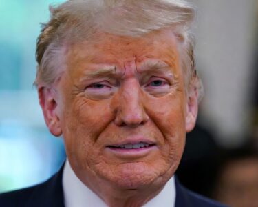 Trump, BAE'nin OPEC'ten ayrılma kararından memnun olduğunu söyledi