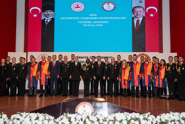 Bakan Çiftçi, Jandarma ve Sahil Güvenlik Akademisi’nde subay ve astsubay adaylarıyla bir araya geldi