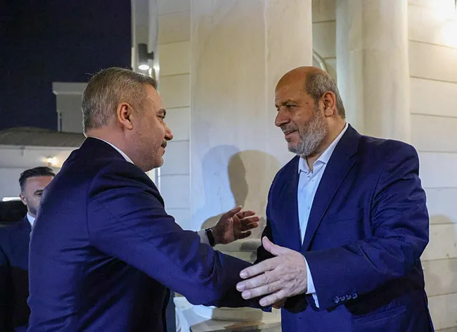 Bakan Fidan’dan Katar’a kritik ziyaret: