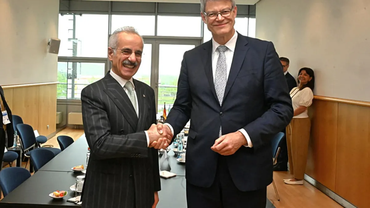 Bakan Uraloğlu, Alman mevkidaşı Schnieder ile görüştü