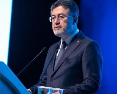 Bakan Yumaklı: Türkiye olarak suyun birleştirdiğine inanıyoruz