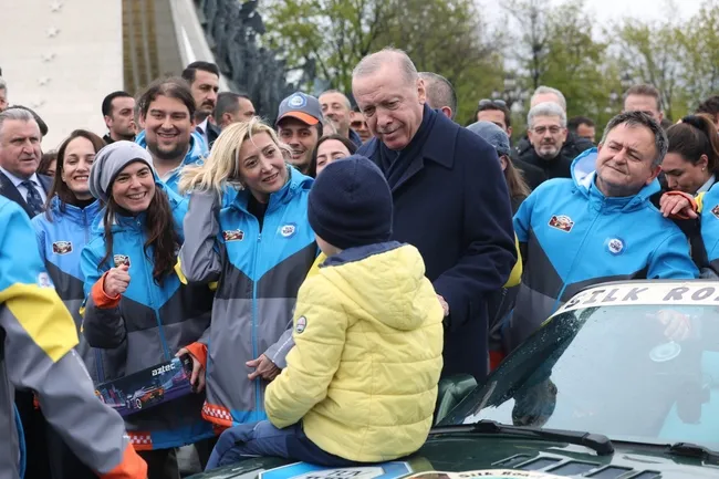 Başkan Erdoğan, Doğu-Batı Dostluk ve İpek Yolu Rallisi grubunu uğurladı