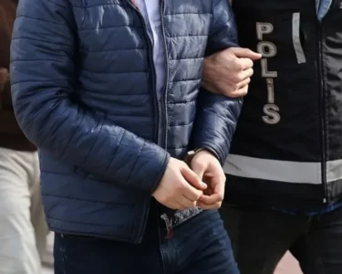 Borsa İstanbul'da manipülasyon yaptıkları iddia edilen 2 şüpheli hakkında gözaltı kararı