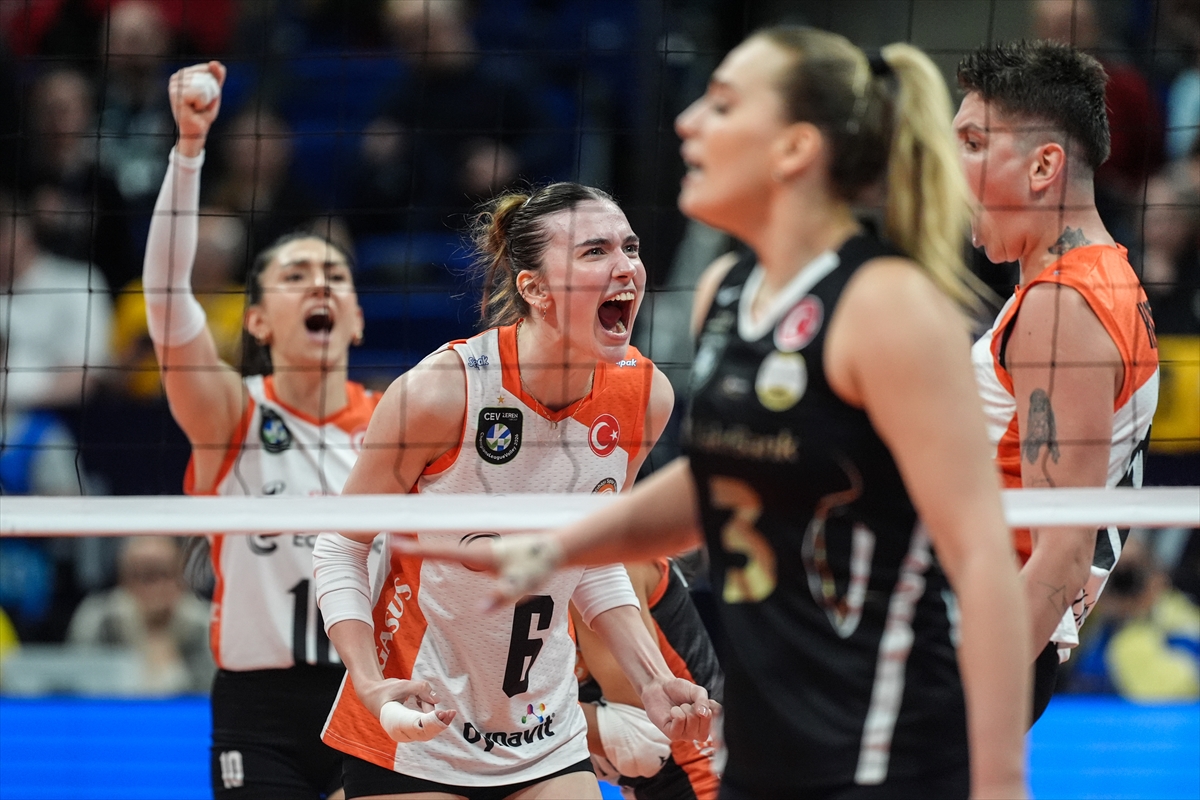 CEV Şampiyonlar Ligi’nde Türk finali: Şampiyon Vakıfbank haberi