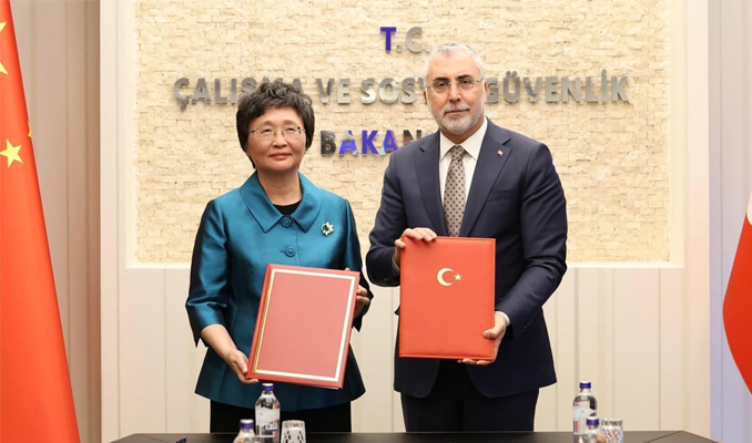 Çin uyardı: ABD kısıtlamaları küresel sanayiye zarar verebilir haberi
