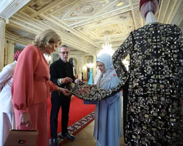 Emine Erdoğan, Belçika Kraliçesi Mathilde’yle bir araya geldi