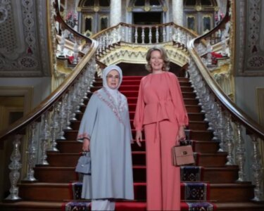 Emine Erdoğan Belçika Kraliçesi ile İstanbul’da görüştü