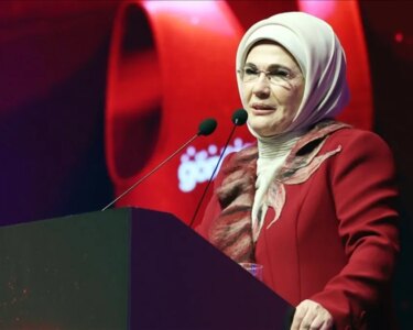 Emine Erdoğan'dan "Aile ve Nüfus 10 Yılı Vizyon Belgesi" paylaşımı