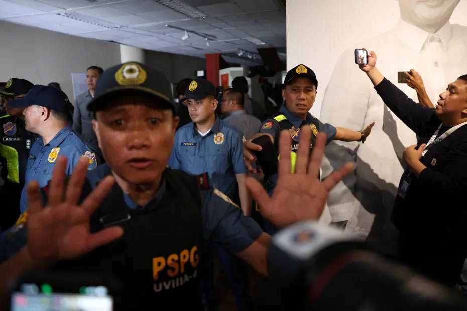 Filipinler Senatosu’nda silahlar patladı