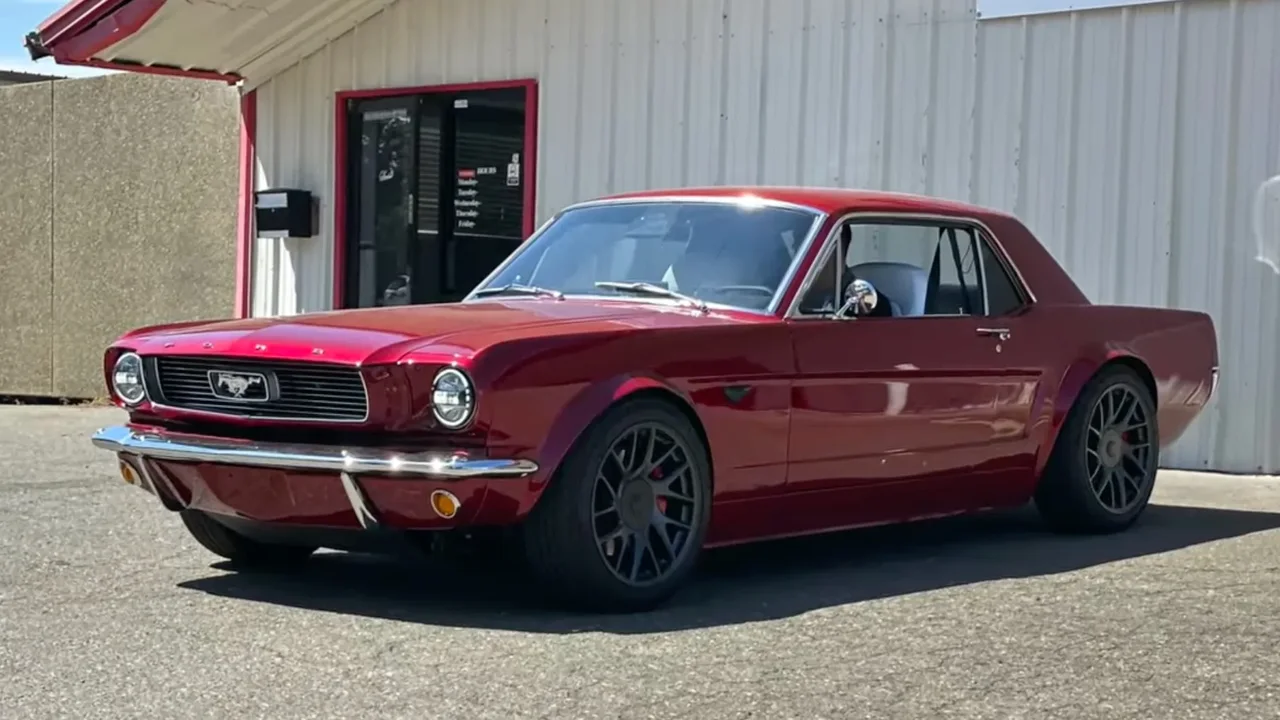 Ford Mustang’i Tesla’ya Dönüştürdüler: FSD Aktif