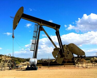 Goldman petrol için uyardı: 101 günlük stok kaldı! haberi