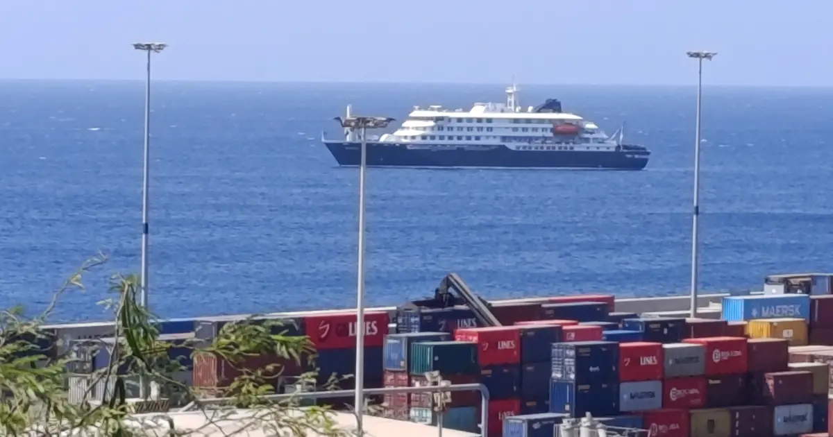 Hantavirüslü gemi kıyıya yanaşmaya hazırlanıyor