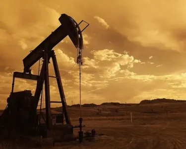 Irak, Suriye’ye ham petrol ihracatına başladı