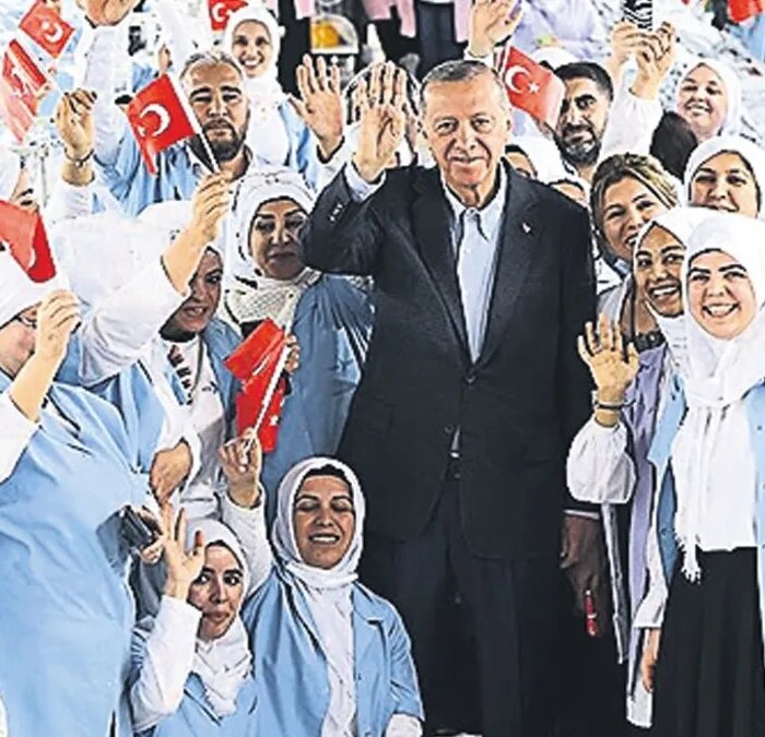İşçi kardeşlerim milletimiz için katma değer üretiyor