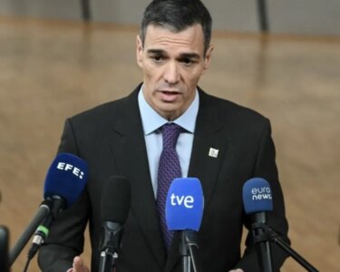 İspanya Başbakanı Sanchez'i taşıyan uçak Ankara'ya acil iniş yaptı
