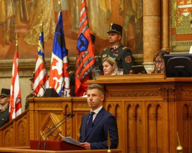 Magyar yemin ederek resmen Macaristan Başbakanı oldu