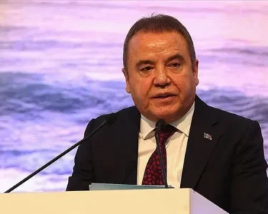 Rüşvet ve yolsuzluk soruşturmasında tutuklanmıştı! Muhittin Böcek’ten etkin pişmanlık başvurusu