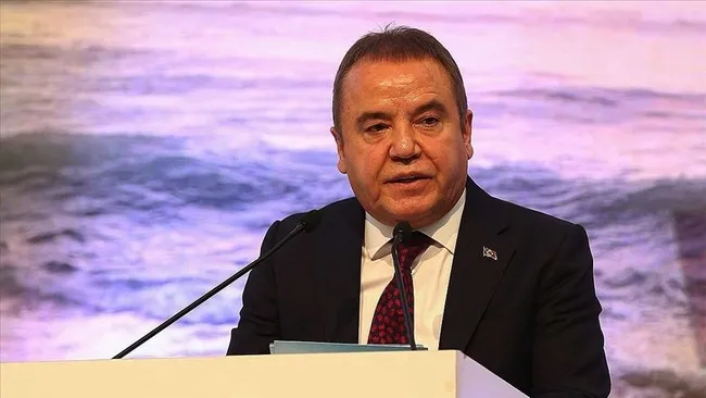 “Rüşvet” ve “yolsuzluk” soruşturmasında tutuklanmıştı! Muhittin Böcek’ten “etkin pişmanlık” başvurusu