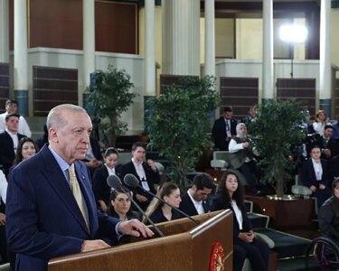 SON DAKİKA I Başkan Erdoğan’dan sosyal medya uyarısı: Gençliğimizin en büyük sorunu