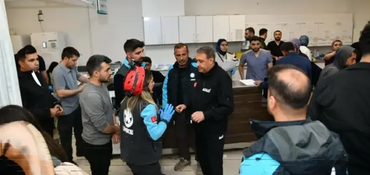 Şanlıurfa’da fırtına felaketi: Minare yıkıldı, 12 kişi yaralandı haberi