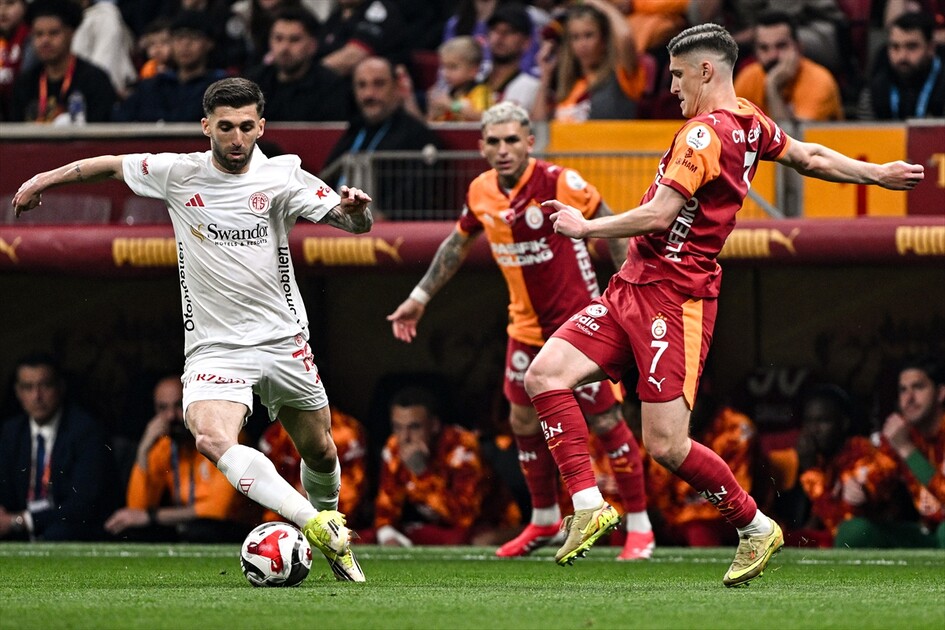 Süper Lig’de şampiyon Galatasaray haberi
