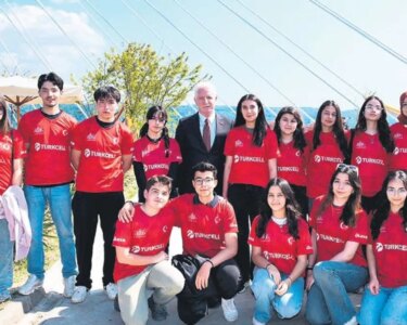 Türkiye Yüzyılı çocukları yan yana